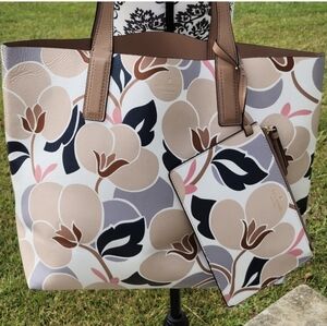 EUC Kate Spade All Day Tote + Wrislet